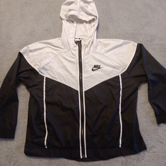 Nike Jackets & Coats Black White Nike Windbreaker ZipUp Trainer Small Vented 2XL - Picture 1 of 4